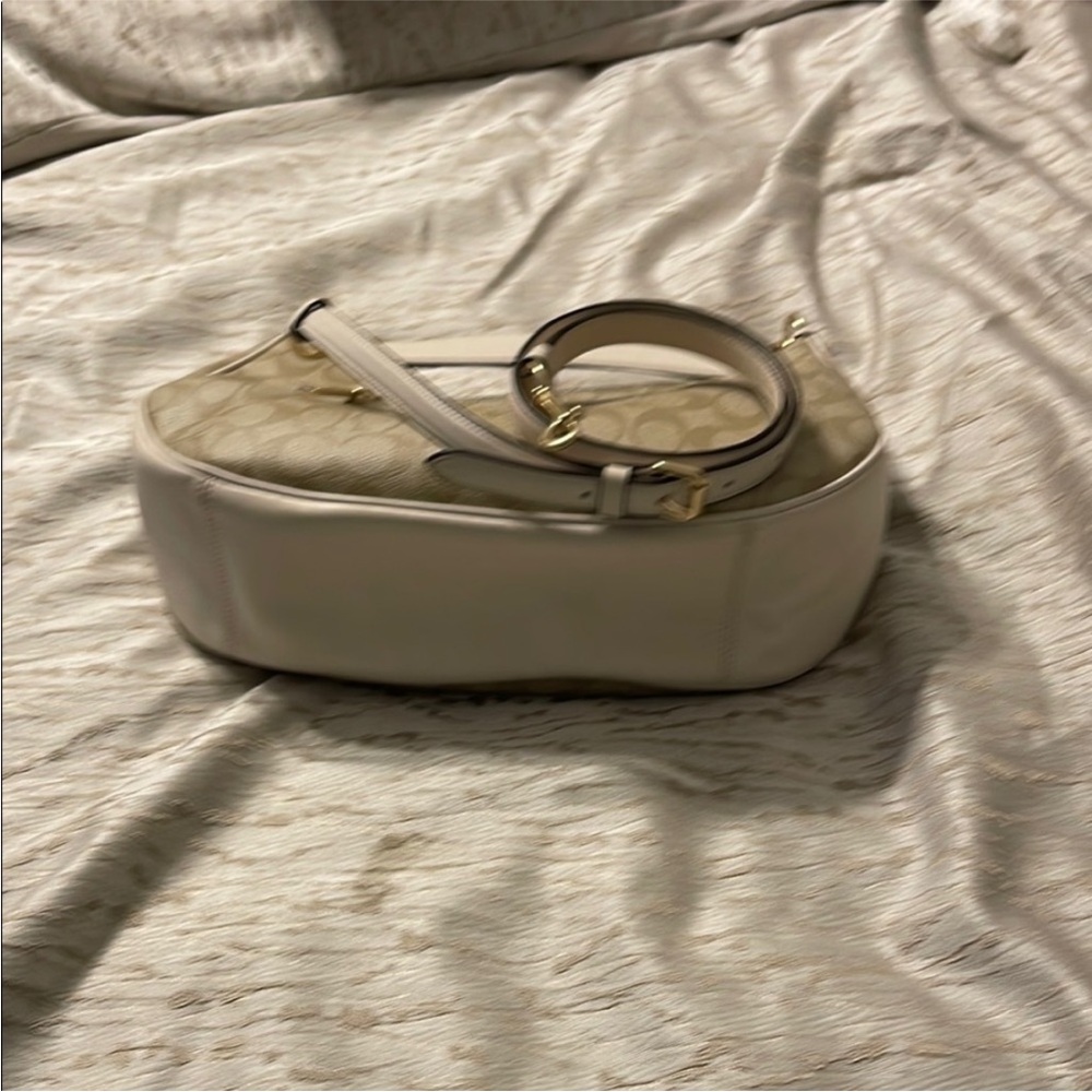 Coach Tan and Cream Shoulder Bag - Picture 7 of 8